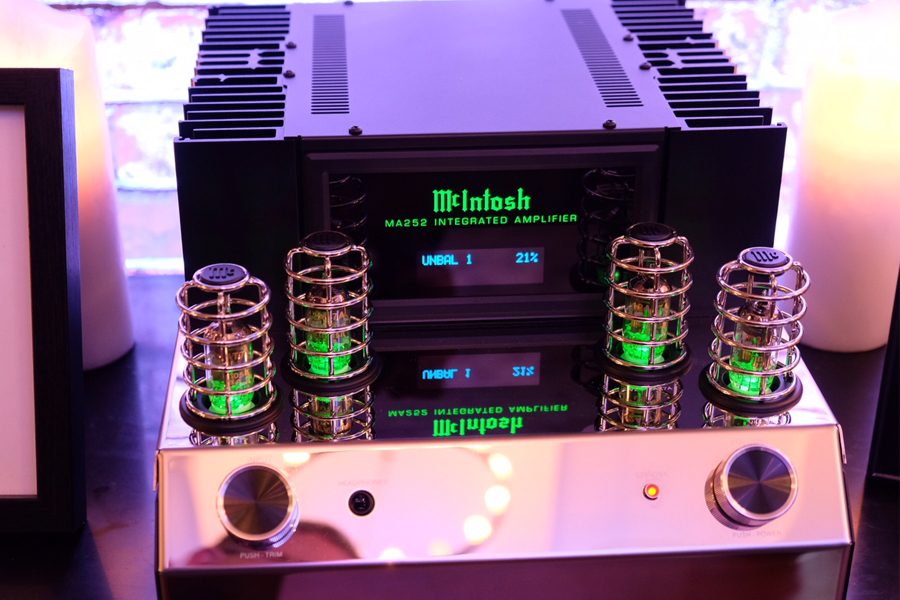 Speaker amp Bremont